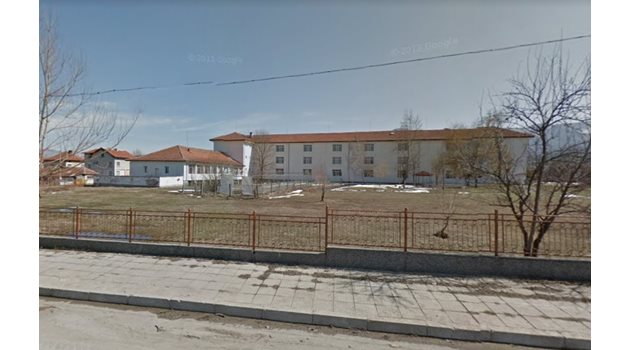 Училище „Иван Вазов“ във Вършец  СНИМКА: Гугъл стрийт вю