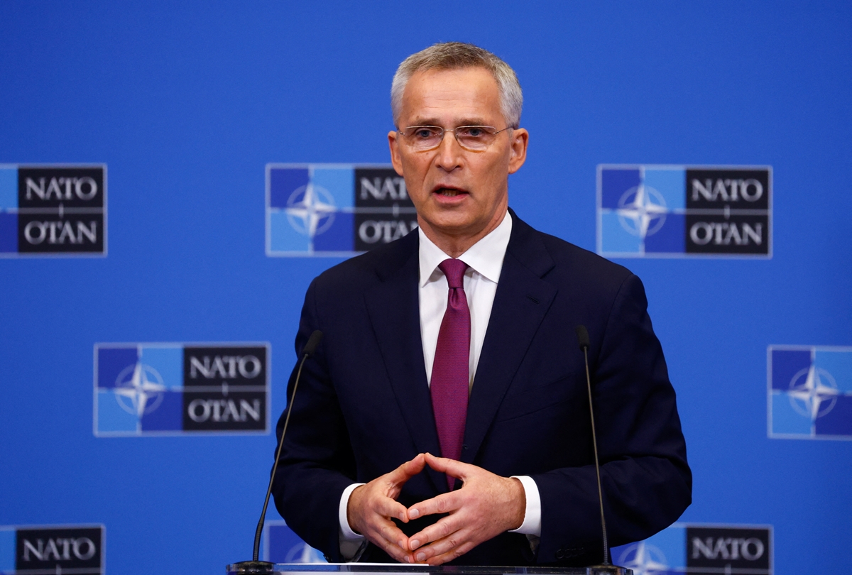 Сръбският президент и премиерът на Косово поотделно се срещат с генералния секретар на НАТО Йенс Столтенберг