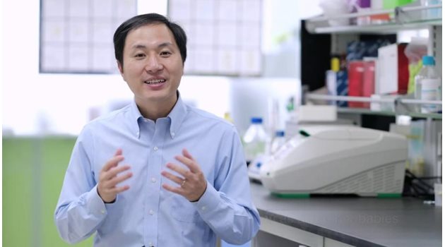 Китайският учен Хъ Дзянкуей, който редактира гените на близначки.