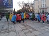 Адски студ в Пловдив, раздават чай на главната улица (Снимки)