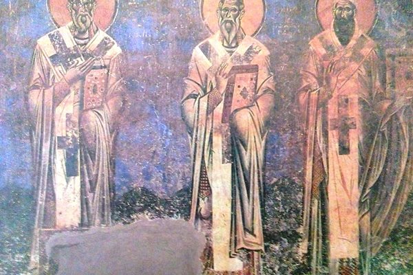 Портрети на светите братя Кирил и Методий (двамата вляво) в живописта на църквата „Св. Георги” в Курбиново, Република Северна Македония, където през 1191/1192 г. те са наречени „български учители”.