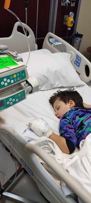 Момченцето в болничното легло