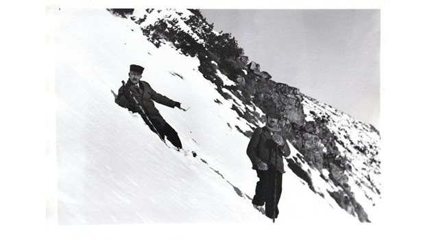 Цар Борис и Иван Буреш по време на едно от зимните им изкачвания на Мусала.