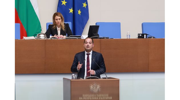 Министър Калин Стоянов разказва пред депутатите за казуса с Кокаиновия крал.