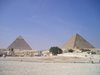 Хеопсовата пирамида е леко изкривена
