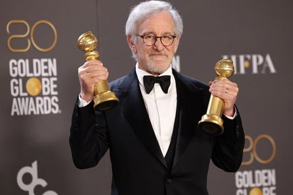 Стивън Спилбърг получи награда за най-добър
режисьор за полуавтобиографичния си филм “Семейство Фейбълман”.
СНИМКИ: ОФИЦИАЛЕН ИНСТАГРАМ НА ЗЛАТЕН ГЛОБУС