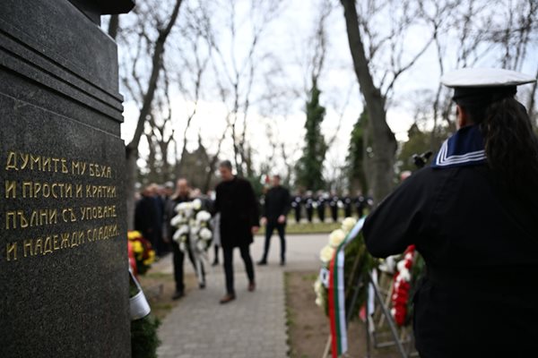 Паметникът на Васил Левски във Варна
Снимка: Орлин Цанев