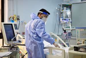 Увеличават COVID леглата в болниците в София