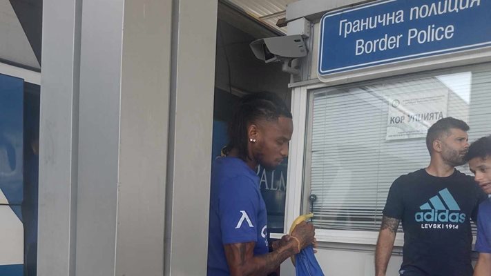 Спряха футболист на "Левски" на границата със Северна Македония