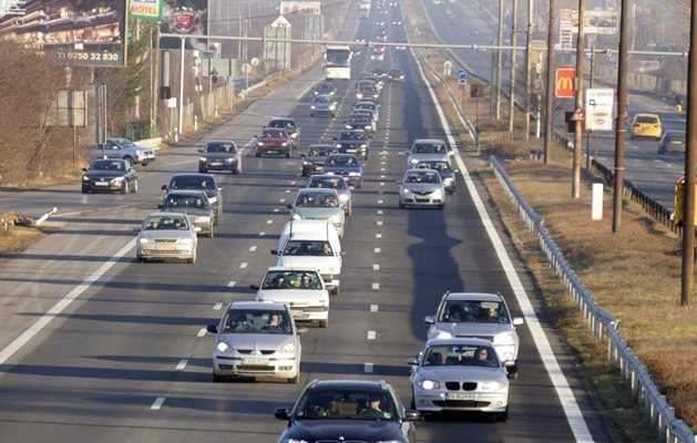 Трафикът от автомобили е сред причините за мръсния въздух
