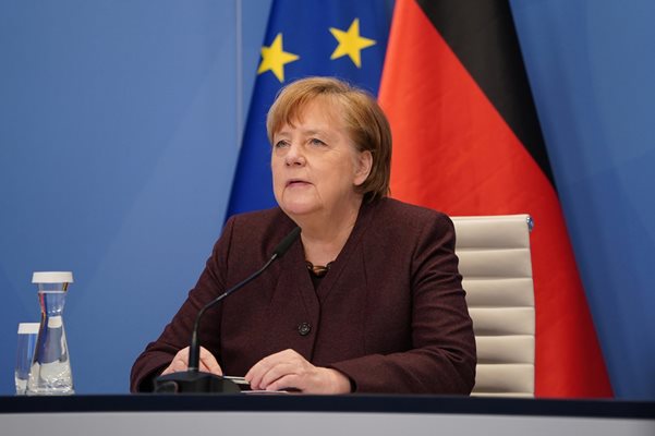 Меркел се готви за виртуалното си слово пред форума в Давос.