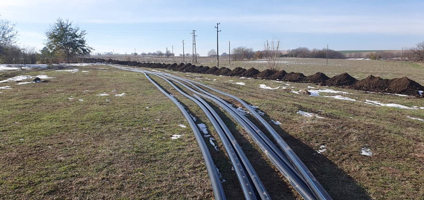 В рамките на близо два месеца бяха подменени над 2 км стари азбесто-циментови тръби с нови полиетиленови с висока плътност

Снимка: Община Свищов