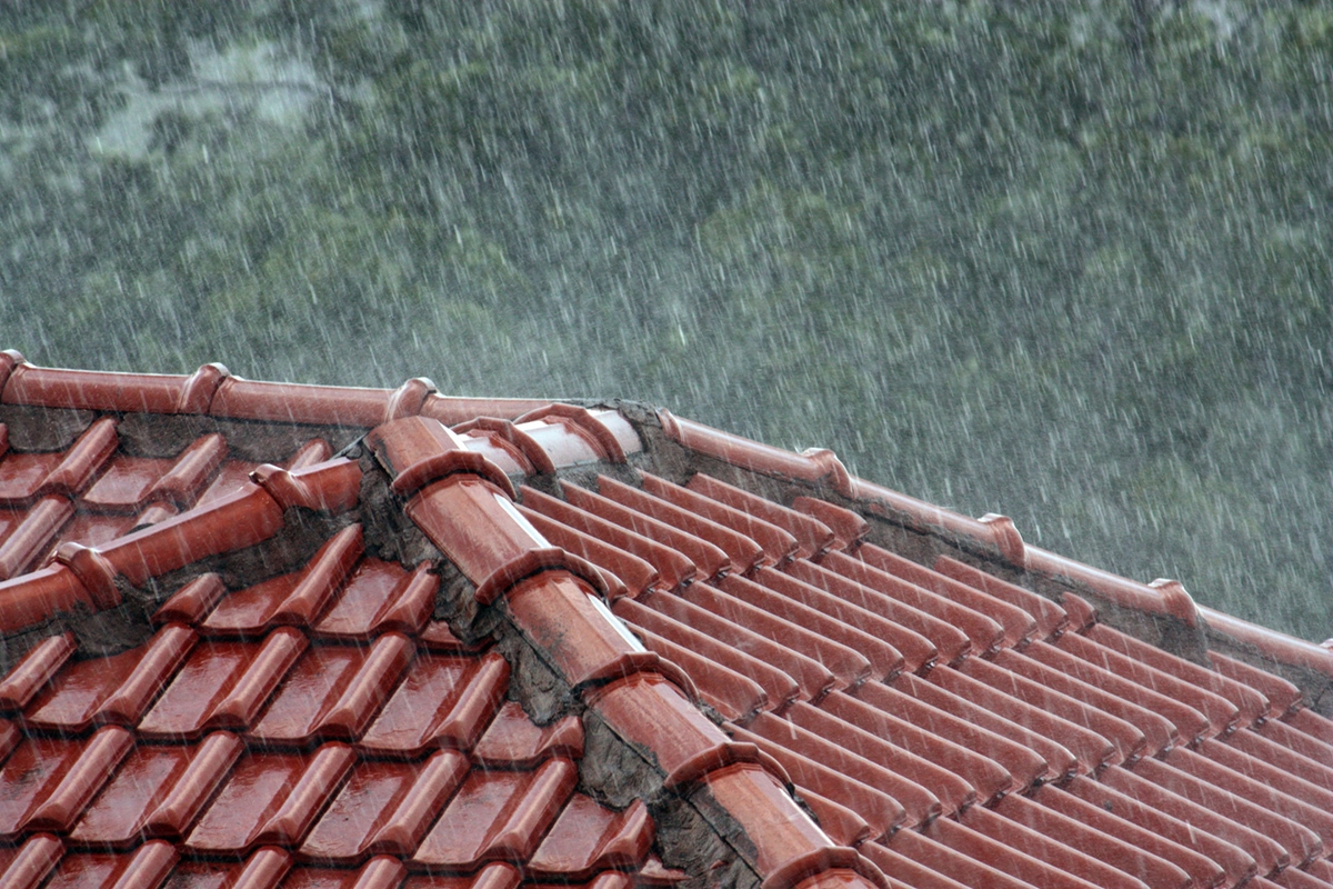Мрачен и дъждовен вторник ни очаква, в Пловдив - до 15°