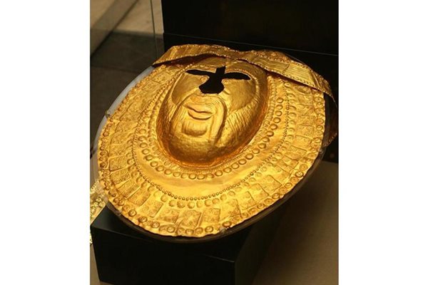 Златна маска с ленти, тегло 340 г
