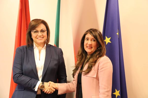 Председателят на НС на БСП Корнелия Нинова се срещна с посланика на Съединените американски щати в България Н. Пр. г-жа Херо Мустафа. Снимка БСП