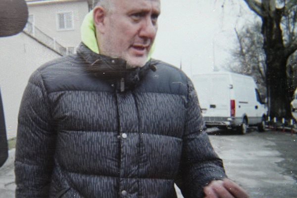 Д-р Иван Димитров на излизане от ареста