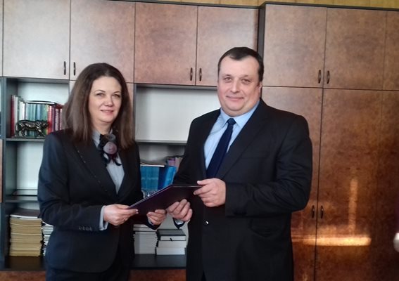 Апелативният прокурор Таня Недкова връчи акта на Христо Христов