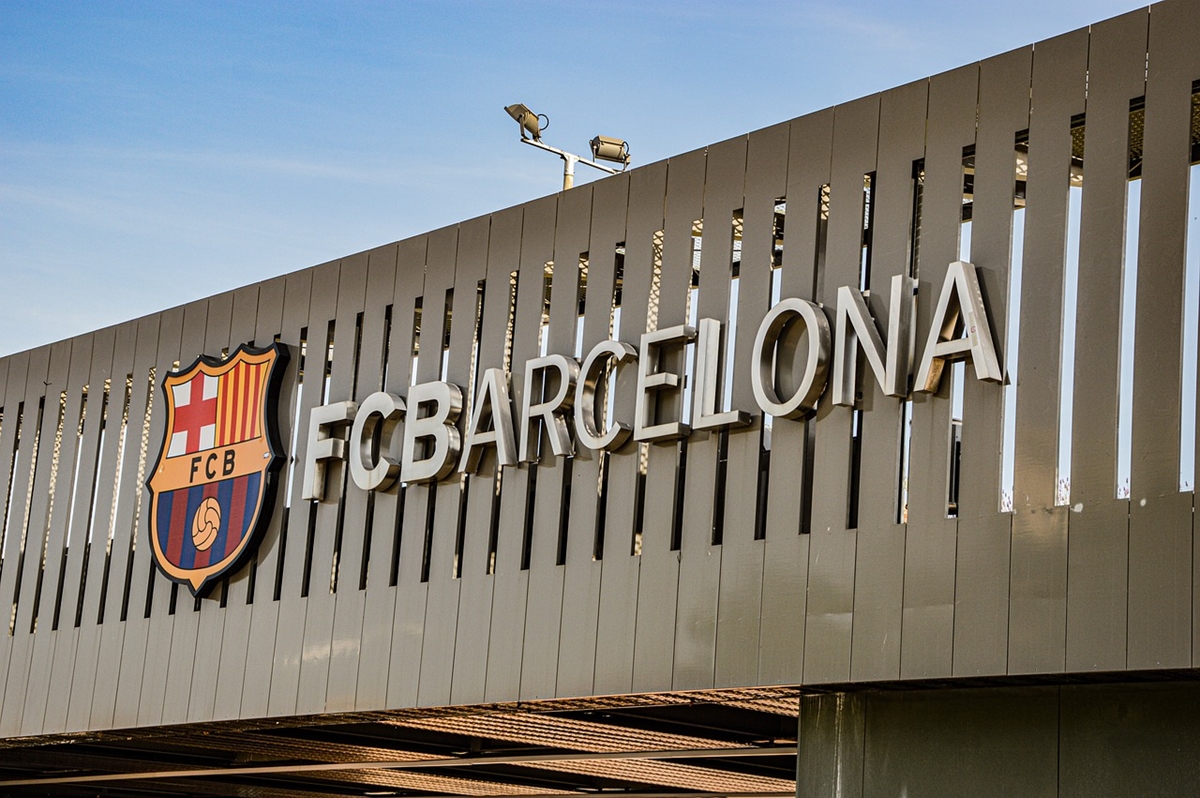 УЕФА разследва "Барселона" за уреждане на мачове