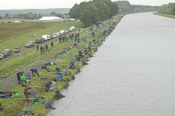 Каналът край град Ронкиер събра над 200 риболовци състезатели
