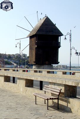 Старата мелница е един от символите на града.