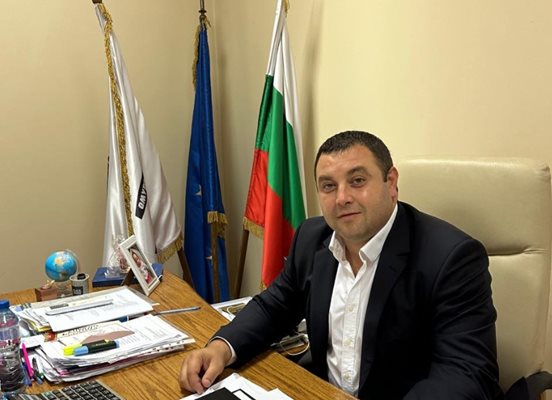 Гледат промяна на мярката за неотклонение на кмета на Омуртаг Ешреф Ешрефов