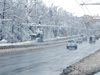 Всички пътища в страната са проходими, но на места продължава да вали сняг