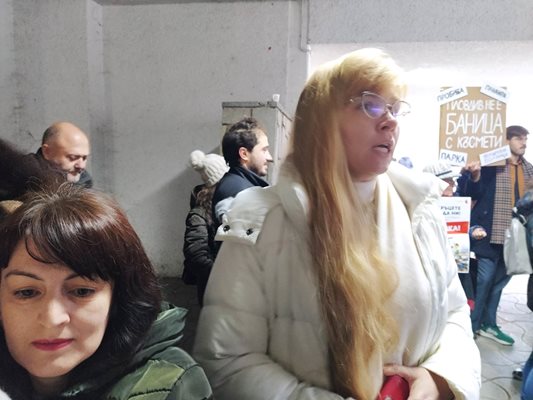 Наталия Еллис е притеснена, че могат да извадят украинците от Белодробна болница.
