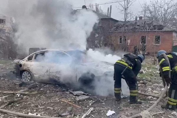 Руски артилерийски обстрел по украинския град Славянск в частично окупираната Донецка област СНИМКИ: Ройтерс