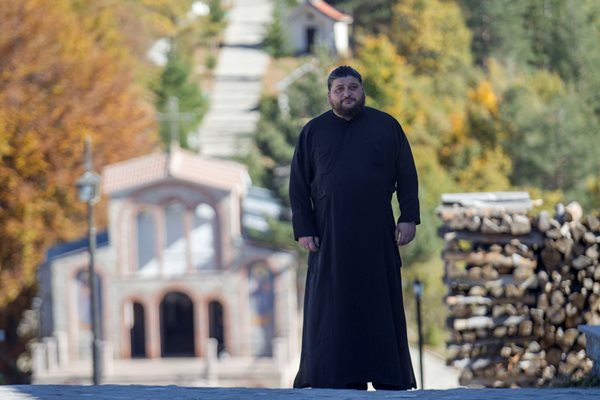 Йеромонах Серафим има сведения за множество чудодейни изцеления със силата на искрената вяра / Снимки: България ДНЕС