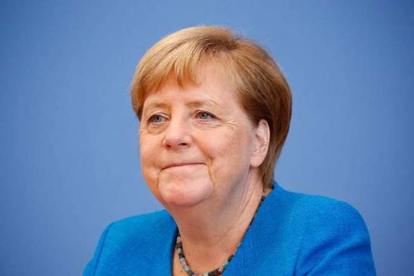 Ангела Меркел искала да убеди Путин да спре с нападенията, но й липсвала политическа тежест