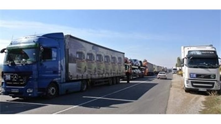 20-километрова опашка от камиони се е образувала в Турция преди ГКПП Лесово