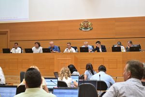 Пловдивските съветници се събират извънредно, назначават районни кметове