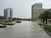 Проливни дъждове и наводнения в Дубай (Видео, снимки)