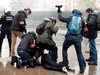 Протестиращи срещу миграцията в сблъсъци с полицията в Брюксел (Снимки)

