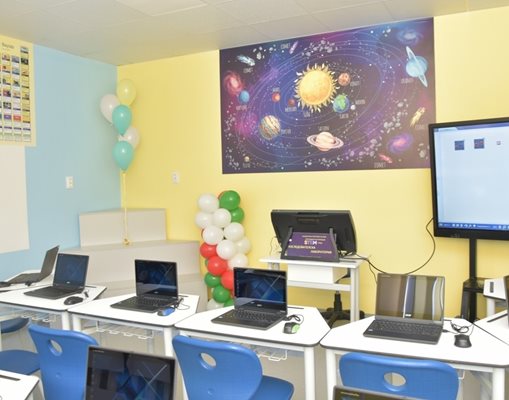 Класните стаи в бургаските училища са много модерни и съобразени с всички изисквания за качествено преподаване. 