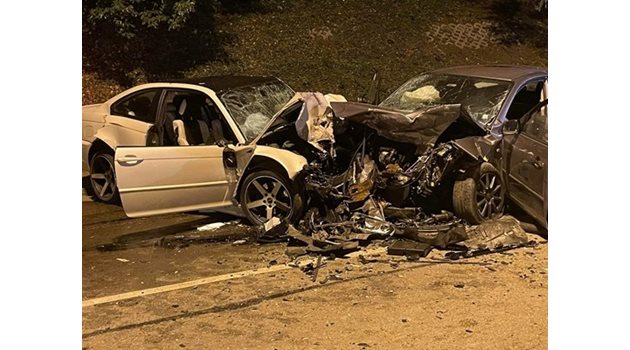 Един човек загина, а девет са ранени при тежка катастрофа с три автомобила близо до Панчарево през септември. Инцидентът стана на пътя между София и Самоков. СНИМКА: Дияна Русинова