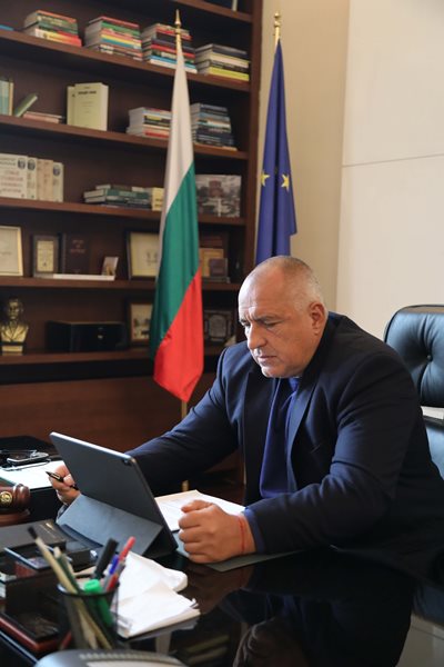 Prime Minister Boyko Borisov is conducting an online government session. PHOTOS: Photo: Government Press Office