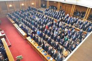 БНТ и БНР излъчват заключителните декларации на партиите в парламента