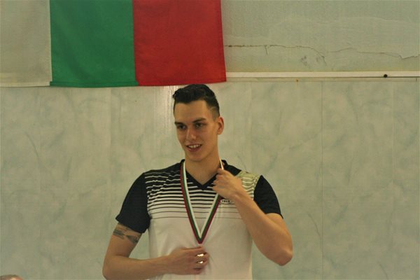 Калоян Левтеров завърши 37-и на 50 метра гръб