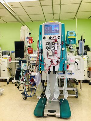 Анестезиолозите наричат апарата сърце-бял дроб машина на времето.