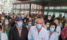 Кацаров разлюля и Правителствена: Първо - детска болница, после - пак университетска след протест на лекари (Обзор)