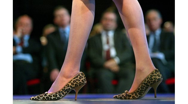 Обувките на Мей по време на реч като министър в сянка на среща в Борнемут, Англия, 5 октомври 2004 г.