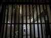 Затворник скочи с чаршаф от килията от Варненския затвор, заловиха го в дома му