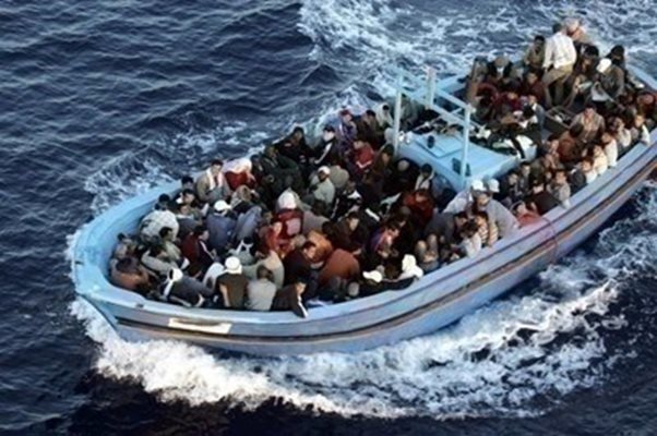 Седемдесет и пет души са обявени за изчезнали и един е загинал, след като претоварена лодка с мигранти потъна край Тунис. Снимката е илюстративна: Pixabay