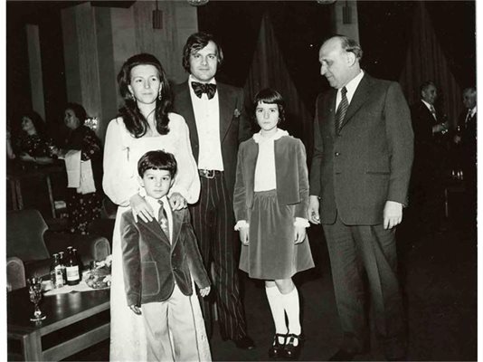 Людмила Живкова и Иван Славков с Евгения и брат й Тодор