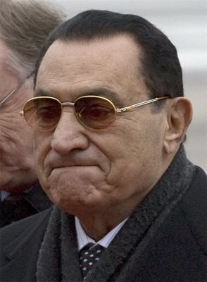 Пак слух, че сърцето на Мубарак спряло