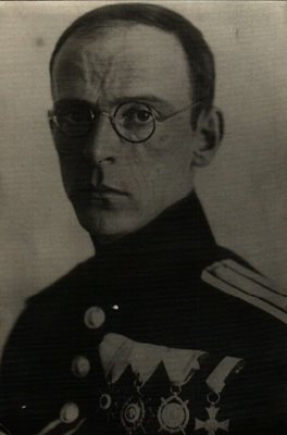 Иван Шапкаров - първият съпруг на Багряна