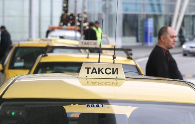 Таксиметровите превозвачи са против промените в закона, защото щели да създадат хаос на пазара.
