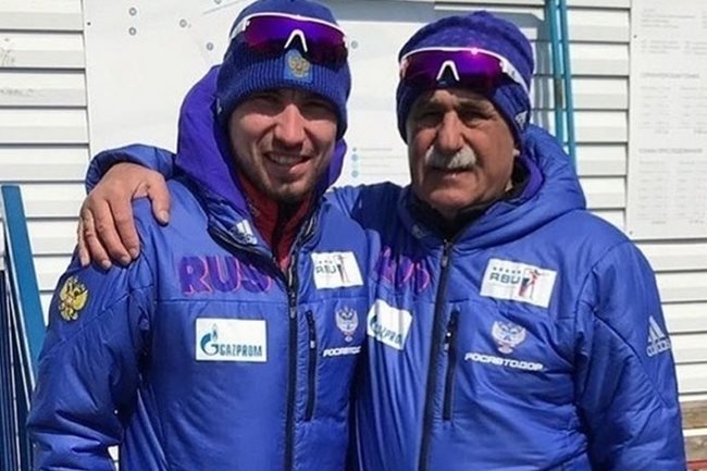Руската звезда в биатлона Александър Логинов с личния си треньор Александър Касперович