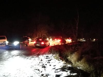 A line of cars drove to Vitosha at night to try to see 